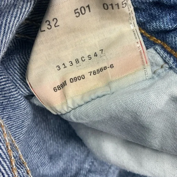 Vintage Levi’s 501 button fly medium wash straight leg jeans 31 x 30 - Picture 6 of 9